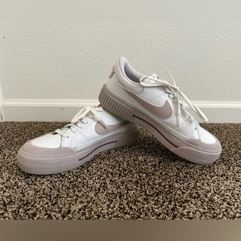 Nike Women's White and Light Pink Sneakers